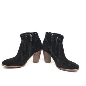 Vince Camuto Fenyia Closed Toe Fashion Boo…